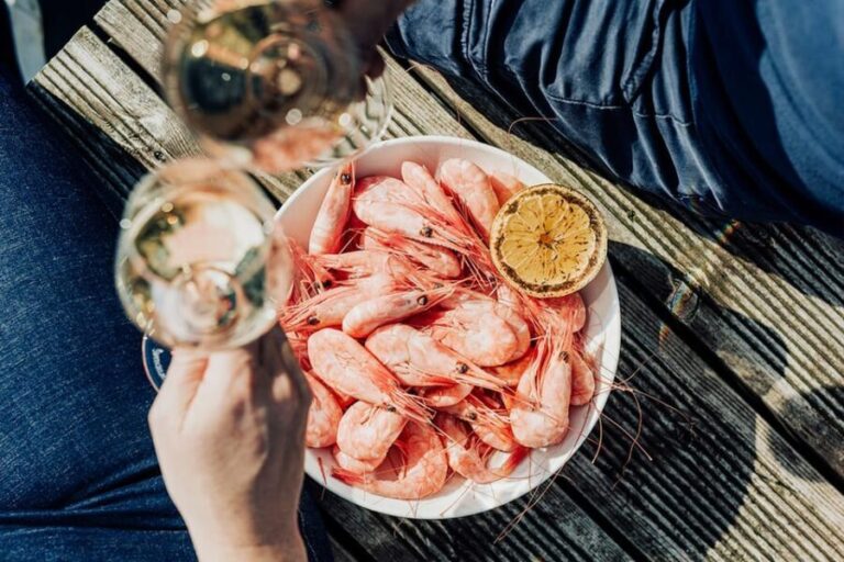 Helicopter + lunch at Cornelius Seafood Restaurant - Why Choose This Tour?