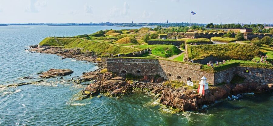 Helsinki: City and Suomenlinna 5-Hour Sightseeing Tour - Suomenlinna: A Fortress on the Sea