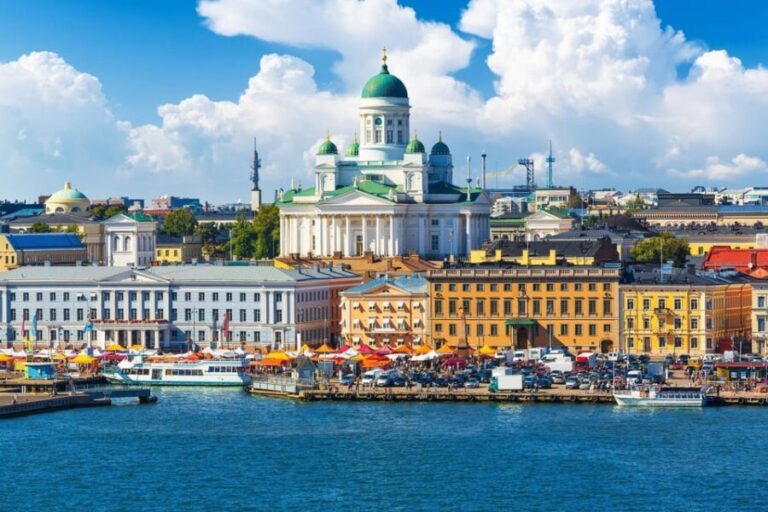 Helsinki Old Town Highlights Private Walking Tour - Itinerary & Highlights Breakdown