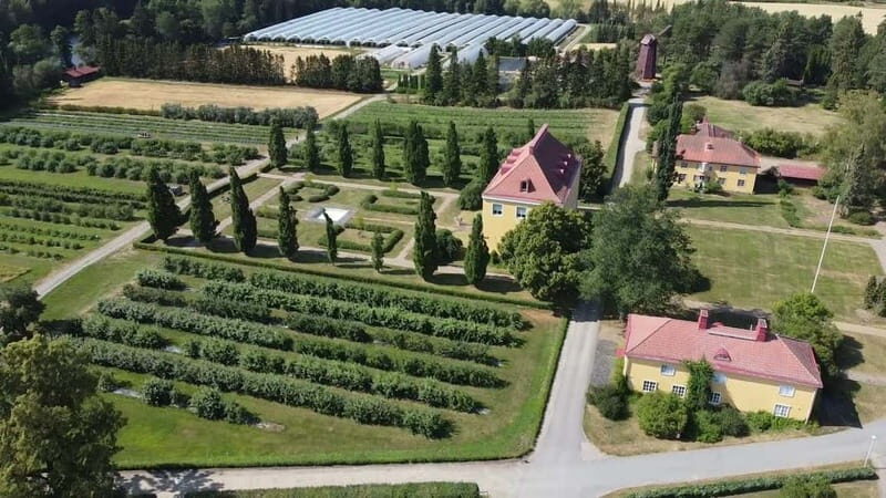 Helsinki: Private Visit to Finnish Berry Winery with Tasting - An In-Depth Look at the Experience