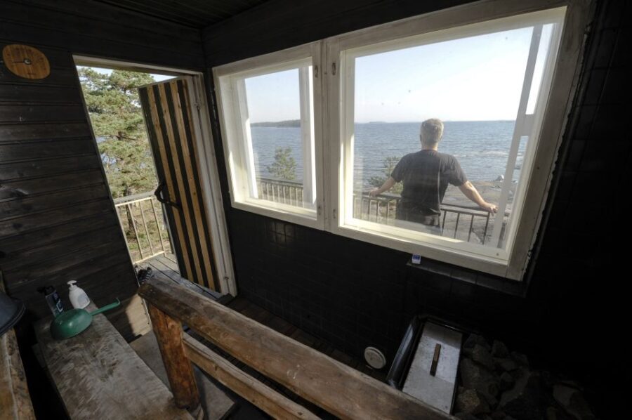 Helsinki: RIB Tour to Summer Cottage with BBQ and Sauna - The Finnish Sauna and Outdoor Lunch