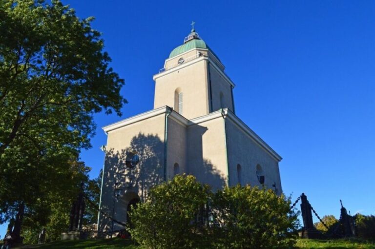 Helsinki Shore Excursion: City Sightseeing and Suomenlinna - A Scenic Ferry to Suomenlinna
