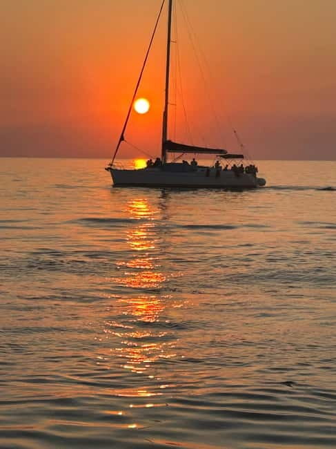 Heraklion: Dia Island Sunset Boat Tour with Dinner - The Experience in Detail