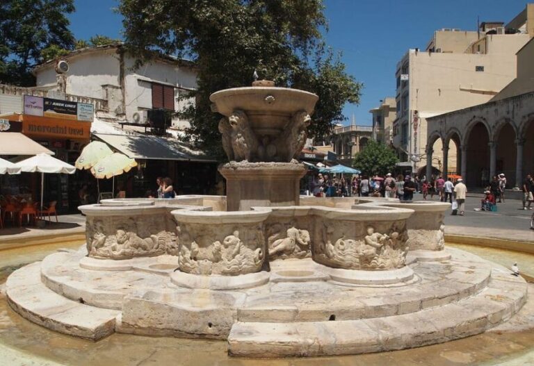 Heraklion: Venetian Siege History and Cretan Cuisine Tour - A Close Look at the Experience
