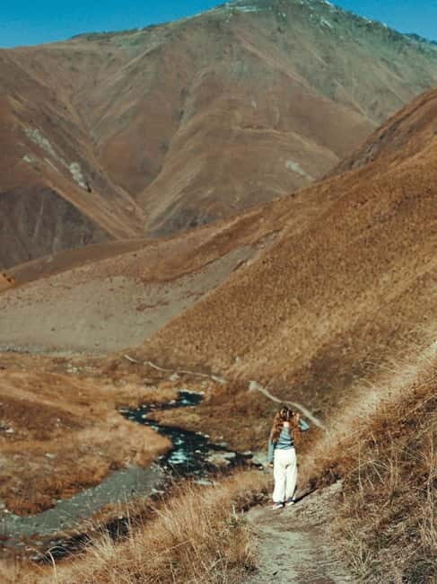 Hiking & Photo Experience in Kazbegi - What Makes This Tour Stand Out?