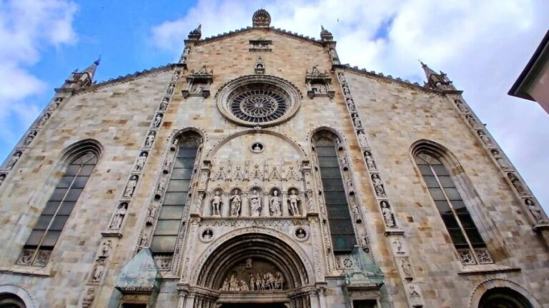 How to: Tour of the historic center - Practical Details and What It Means for You