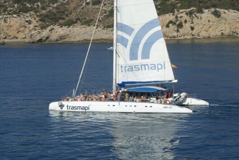 Ibiza: Catamaran Cruise to Formentera with Meal and Drinks - How This Tour Balances Value and Experience