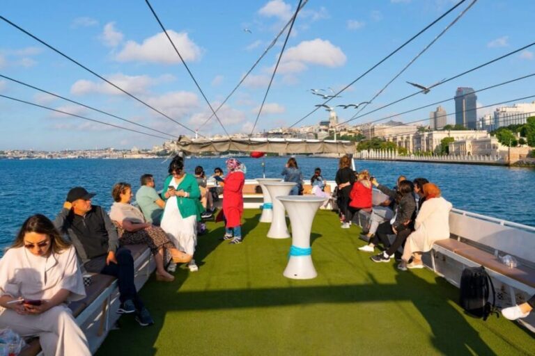 Istanbul: Bosphorus Strait Sightseeing Cruise & Audio Guide - Detailed Breakdown of the Itinerary