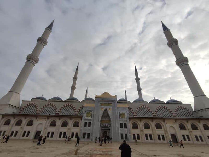 Istanbul: Explore Europe and Asia by Guided Bus and Boat - FAQ