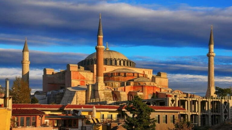 Istanbul Highlights: A Journey Through History and Culture - Who Should Consider This Tour?
