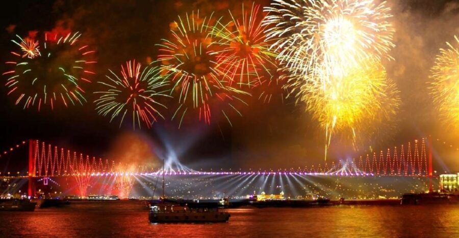Istanbul: New Year's Eve Cruise Between Two Continents - The Views and Landmarks