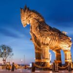 Istanbul: Troy Guided Bus Tour with Ferry Tickets & Lunch - What Are the Key Highlights?