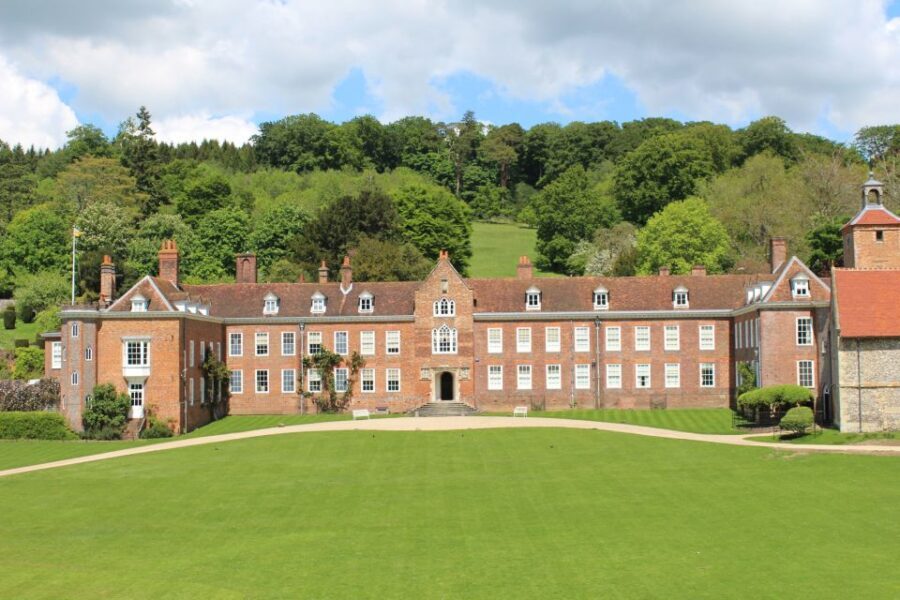 James Bond Classic Tour from London - What We Think About the Price and Overall Value