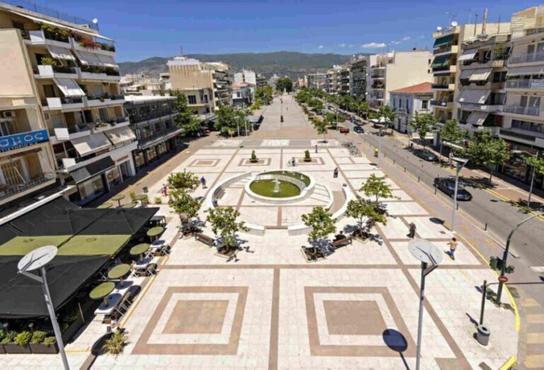 Kalamata: Private Highlights Walking Tour with Snacks - Authentic Experiences and Personal Touches