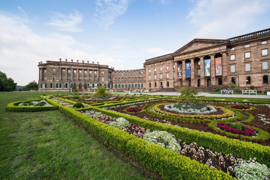 Kassel: pure relaxation and world culture - guided tour of the Bergpark - Analyzing the Value