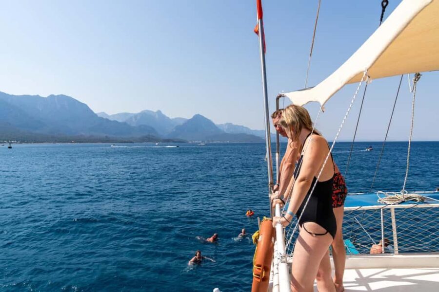 Kemer: Blue & Green Boat Trip and Jeep Safari with Lunch - What Sets This Tour Apart?
