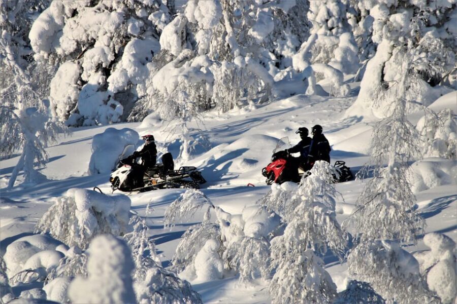 King of Ylläs: Snowmobiling to the Hill - What’s Included and Practical Considerations