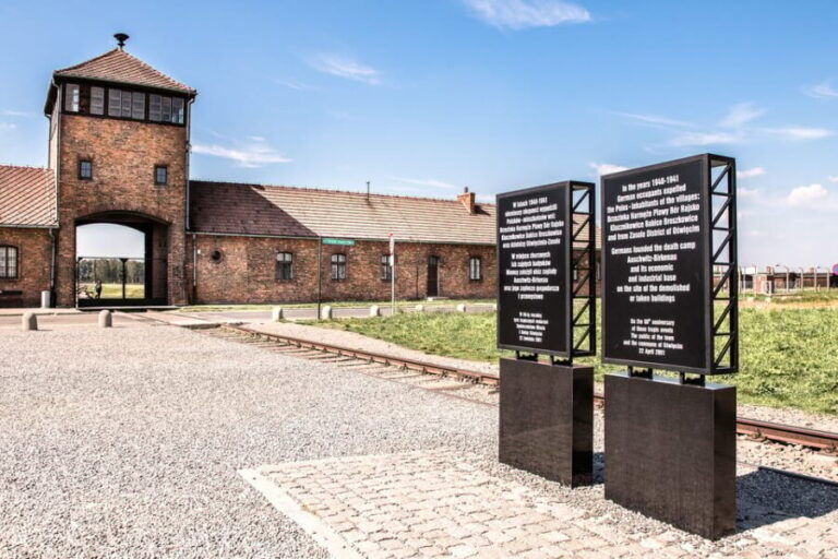 Krakow: Auschwitz-Birkenau & Wieliczka Salt Mine Day Tour - Why This Tour Offers Great Value