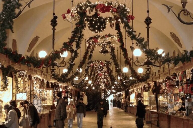 Krakow: Christmas Market and City Highlights Walking Tour - What to Expect and Practical Details