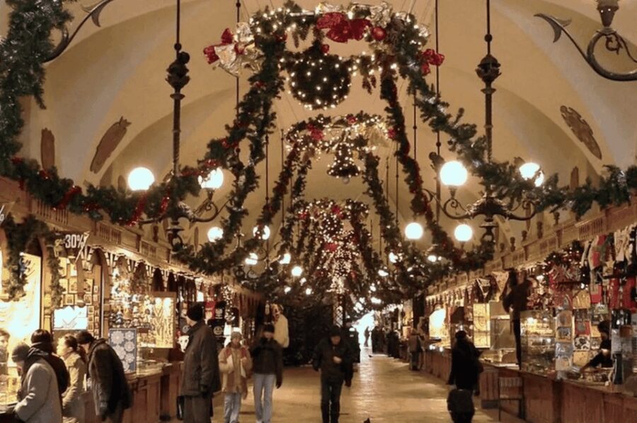 Krakow: Christmas Market and City Highlights Walking Tour - What to Expect and Practical Details