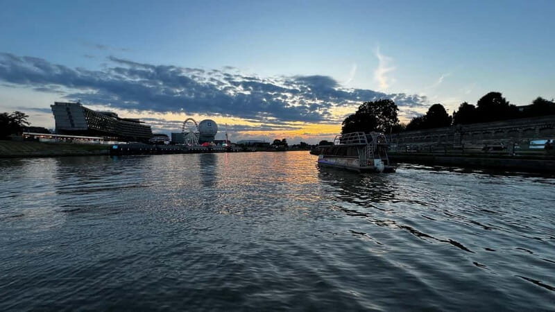 Krakow: Day or Night Vistula River Cruise with Audio Guide - A Closer Look at the Itinerary