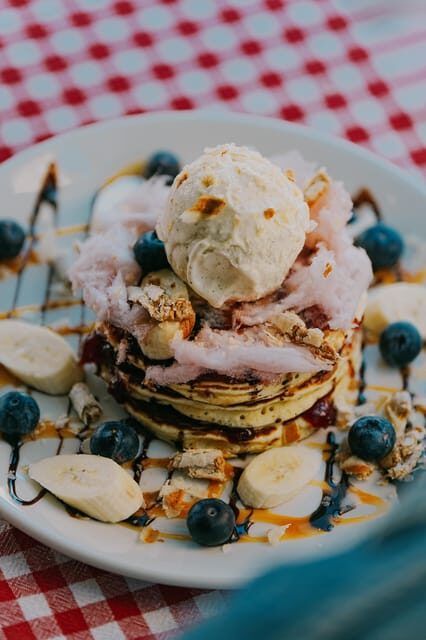 Krakow: Hard Rock Cafe Breakfast - The Menu: A Taste of America with Polish Charm