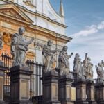 Krakow: Old Town Audio-Guided Walking Tour with Headset - The Experience in Practice