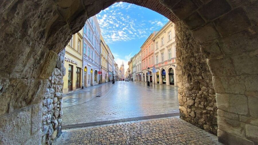 Krakow: Old Town Audioguided walking Tour - FAQs