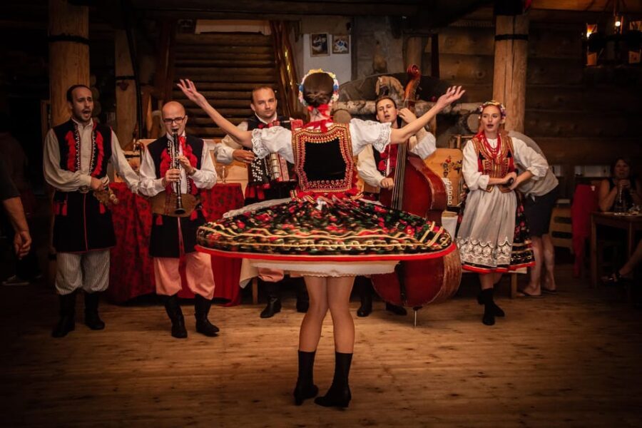 Krakow: Polish Folk Night with Dinner and Unlimited Drinks - The Downsides: What Travelers Have Noted