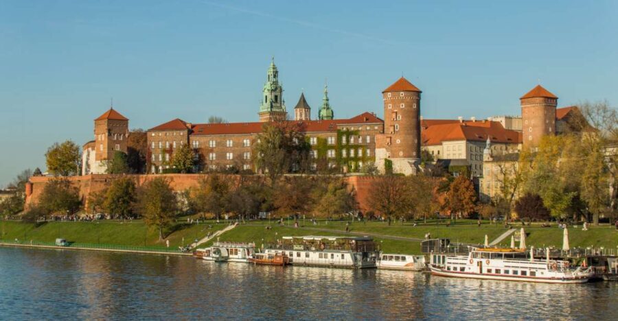 Krakow: Wawel Castle & Cathedral Guided Tour - How Well Does the Tour Deliver on Value?