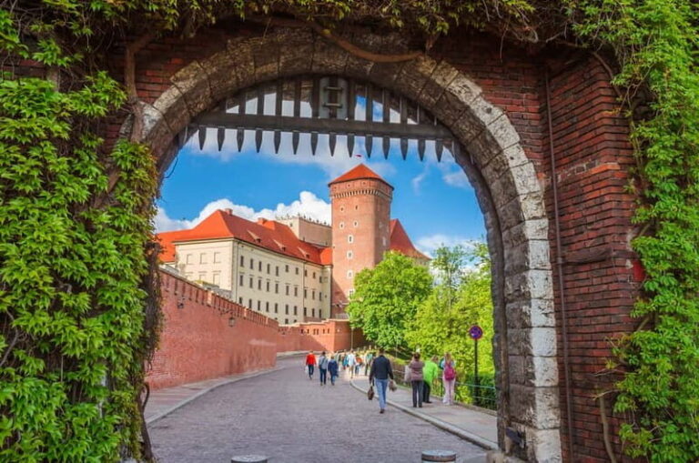 Krakow: Wawel Hill Audioguide Tour - The Experience of Using the Audioguide
