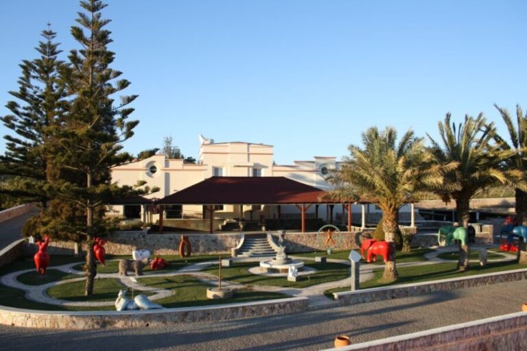 Lagoa: Guided Winery Tour and Local Wine Tasting - The Experience of Tasting and Viewing