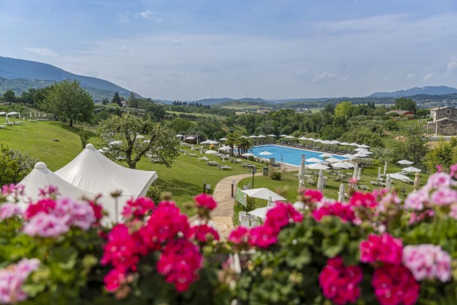 Lake Garda: Hotel Villa Cariola Pool Entry Ticket - Authentic touches and practical details