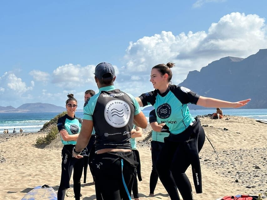 Lanzarote: dynamic surf lessons with friends or private lessons in Famara - Who Will Love This Experience?