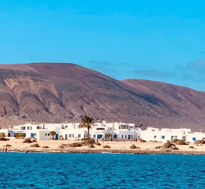 Lanzarote: Return Ferry to La Graciosa with Bus Pickup - Why This Tour Stands Out