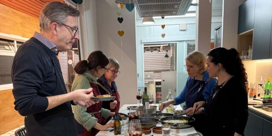 Learn about Spanish cuisine: Paella & Rice dishes - Who Will Love This Experience?