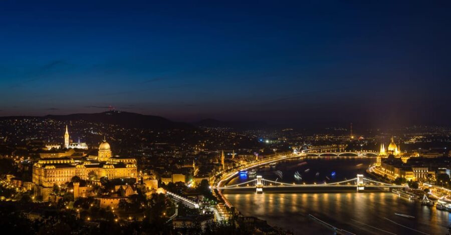 Light up Budapest: Private 2-hour night tour by luxury car - The itinerary in detail