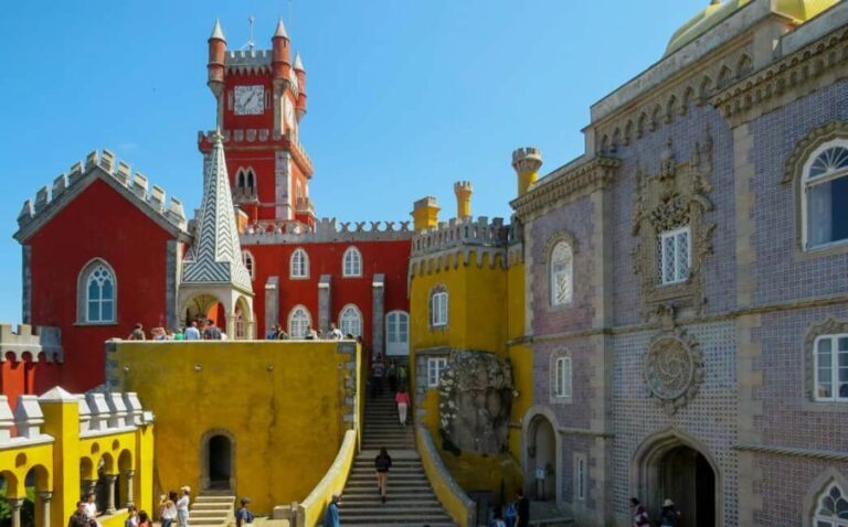 Lisboa: Sintra, Pena, Regaleira, Roca Coast, & Cascais Tour - Comfort and Transportation
