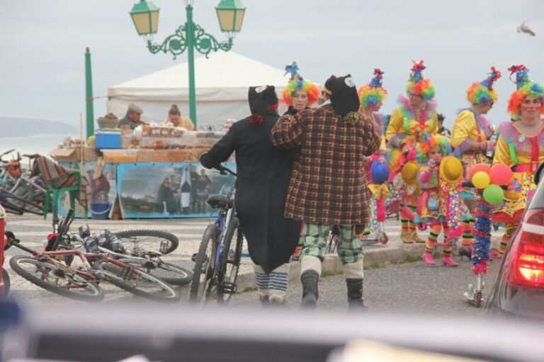 Lisbon: 1-Way Porto Transfer w/Obidos, Nazare & Fatima Stops - What’s Included and What’s Not