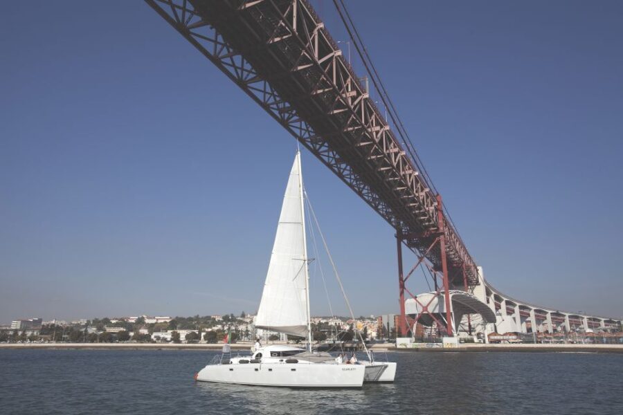 Lisbon 1H Private Tour by SAILBOAT / SAIL or POWER CATAMARAN - Who Is This Tour Best For?