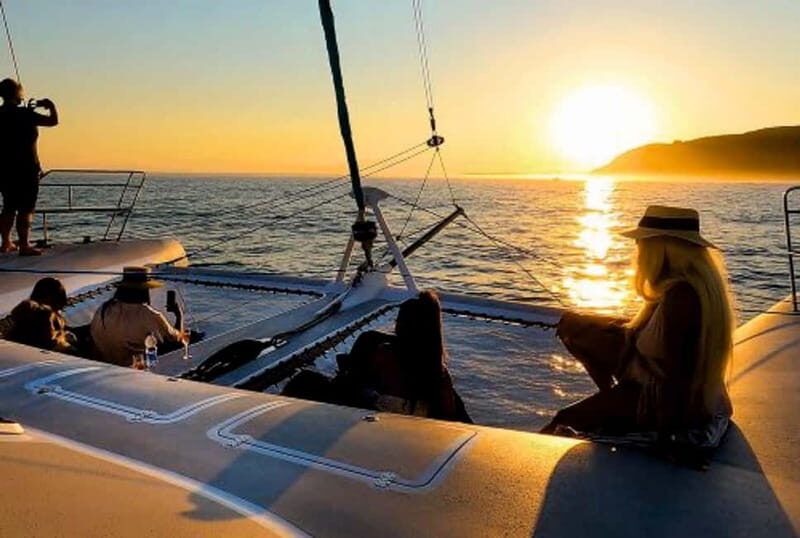Lisbon: 3-Hour Sail and Dine Sunset Boat Tour - Dinner on Board: A Relaxed Feast with a View