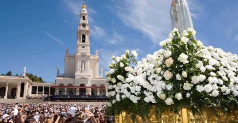 Lisbon: Fátima, Nazaré and Óbidos Full-Day Private Tour - Transition to Nazaré: The Vibrant Coastal Town