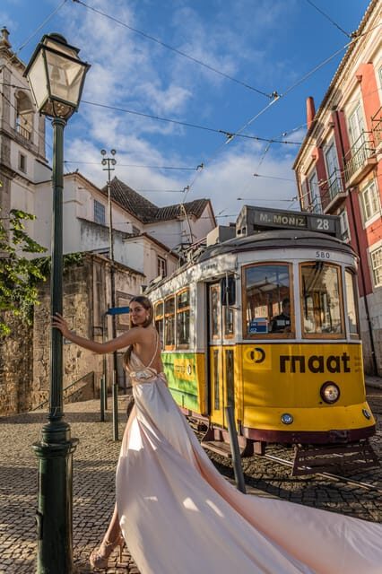 Lisbon: Flying Dress & Fashion Photoshoot at iconic places - Authentic Feedback from Participants