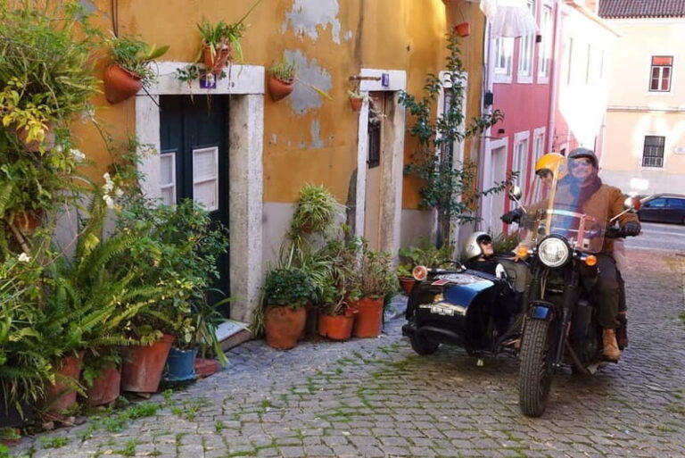 Lisbon : Historic Motorcycle Side-car Tour 1H - Who Would Love This Tour?