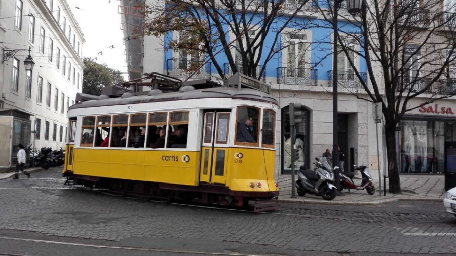 Lisbon: Layover Tour with Airport Pickup and Drop-Off - The Beginning: Airport Pickup and Comfort