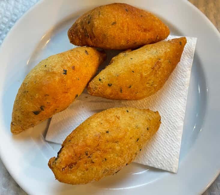 Lisbon: Learn Portuguese While Tasting Guided Walking Tour - The Itinerary: What to Expect