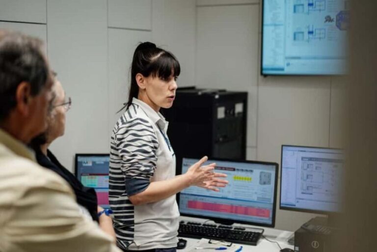 Lisbon: Oceanário de Lisboa Guided Tour & Behind the Scenes - Behind-the-Scenes Magic