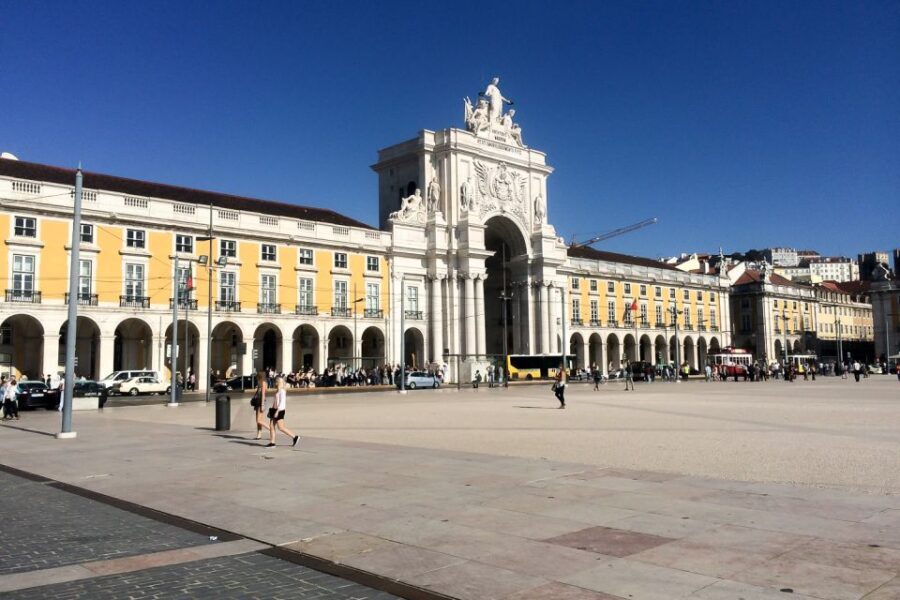 Lisbon: Old Quarter Highlights Tour - The Value of a Guided Walk