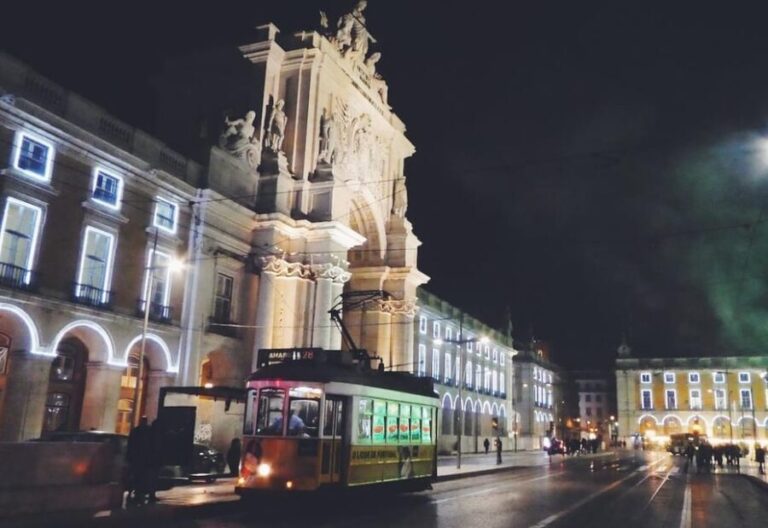 Lisbon: Private Christmas Lights Tour by Eco Tuk Tuk - The Experience in Practice