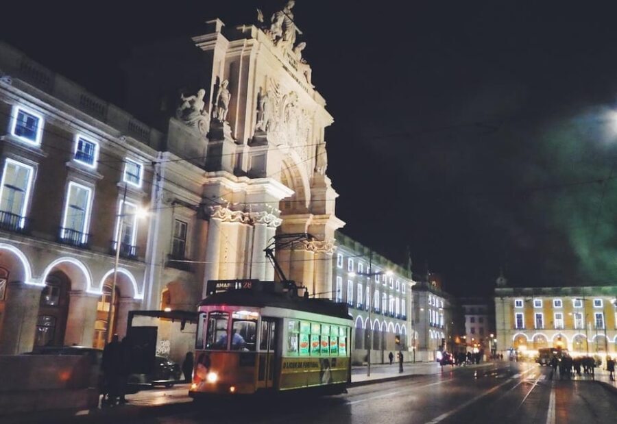 Lisbon: Private Christmas Lights Tour by Eco Tuk Tuk - The Experience in Practice